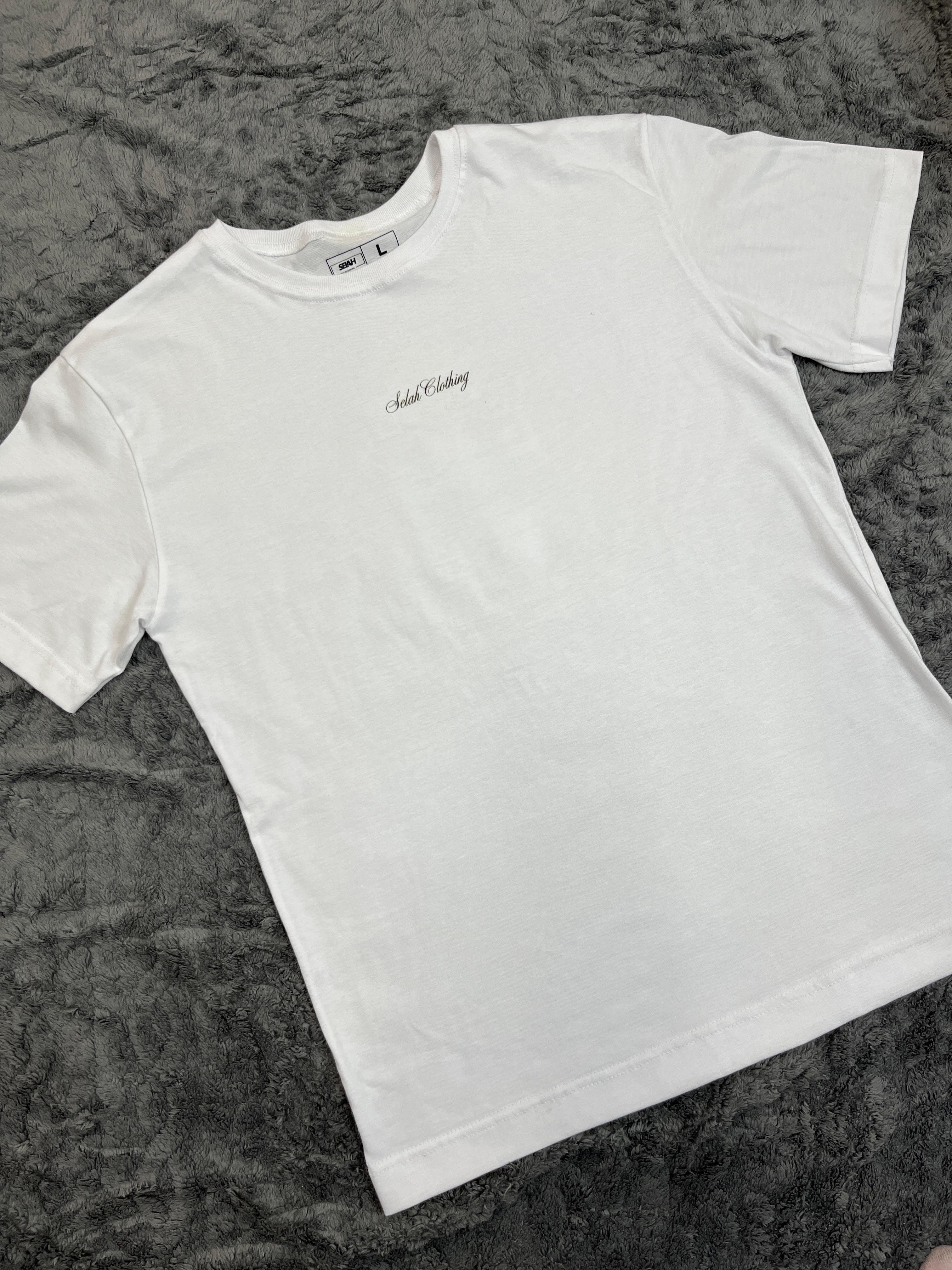 Colección Blanco — Tee Selah Script blanca